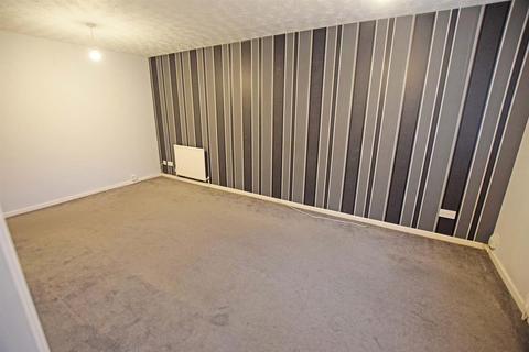 1 bedroom flat to rent, Meresborough Road, RAINHAM