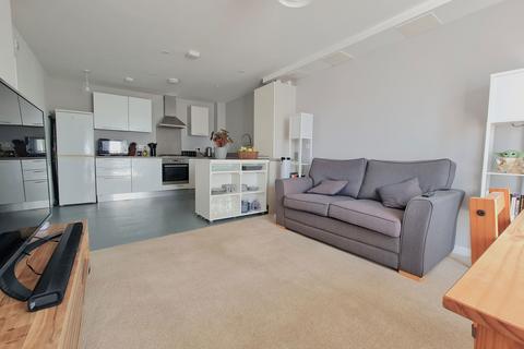 2 bedroom flat for sale, Defiant Close, Folkestone CT18