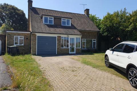 3 bedroom detached house to rent, The Fairway, Burnham