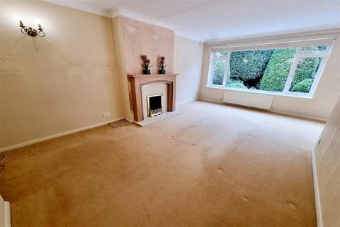 2 bedroom bungalow for sale, Silvercliffe Gardens, New Barnet, EN4