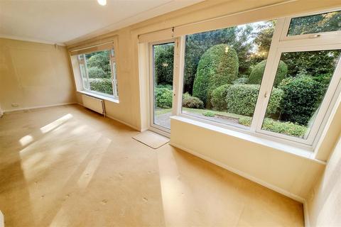 2 bedroom bungalow for sale, Silvercliffe Gardens, New Barnet, EN4