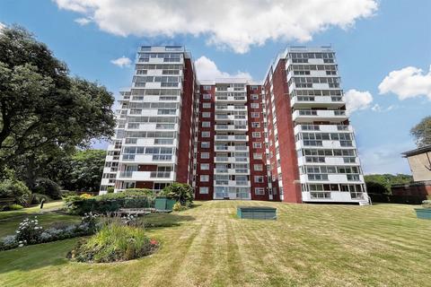 2 bedroom flat for sale, East Cliff