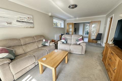 2 bedroom flat for sale, East Cliff