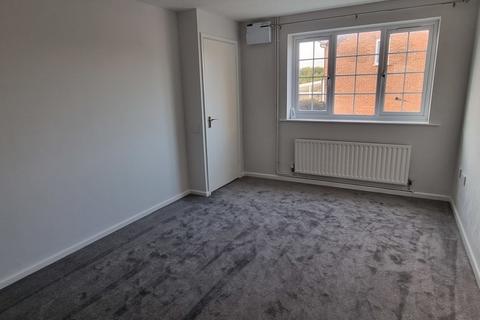 2 bedroom terraced house to rent, Woodman Mead