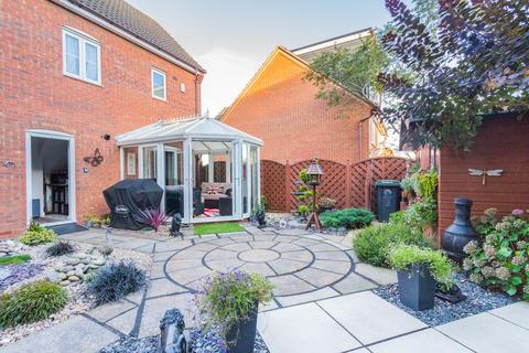 5 Dairy Way, Irthlingborough, Wellingborough, NN9 5TH
