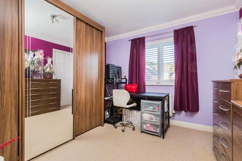 5 Dairy Way, Irthlingborough, Wellingborough, NN9 5TH