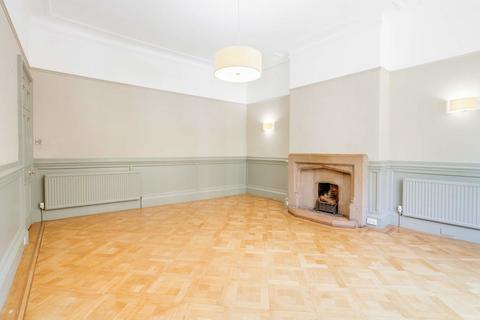 4 bedroom ground floor flat to rent, Main Door, 18 Beaumont Gate, Dowanhill, Glasgow, G12 9ED