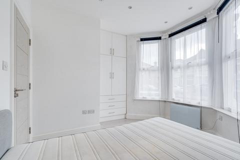 1 bedroom apartment to rent, Willingdon Road, Turnpike Lane, London