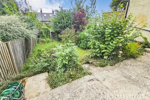 3 bedroom terraced house to rent, Embleton Road, Ladywell