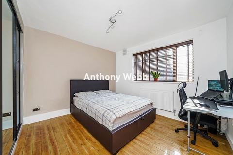 2 bedroom flat for sale, Duncan Court, Green Lanes, London