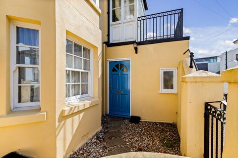 1 bedroom ground floor flat for sale, Radnor Cliff, Folkestone, CT20