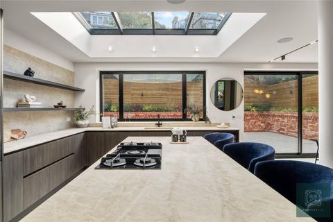 7 Holmbury View, London, E5 9EG