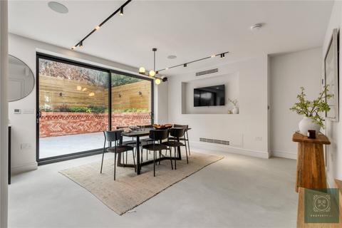 7 Holmbury View, London, E5 9EG