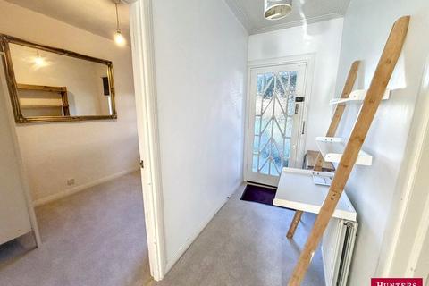 2 bedroom apartment to rent, Gainsborough Court, Nether Street