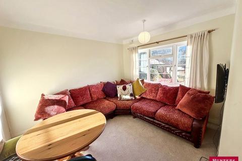 2 bedroom apartment to rent, Gainsborough Court, Nether Street