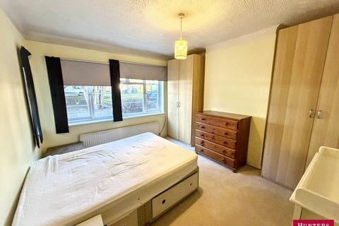 2 bedroom apartment to rent, Gainsborough Court, Nether Street