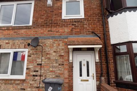 3 bedroom maisonette to rent, Millfield Avenue, York, YO10