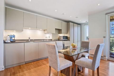 2 bedroom flat for sale, Bristol Avenue, London