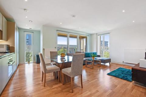 2 bedroom flat for sale, Bristol Avenue, London