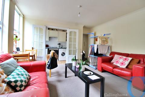 3 bedroom flat to rent, Tooting Bec Road, London SW17