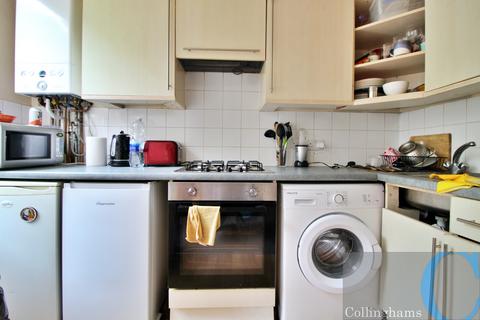 3 bedroom flat to rent, Tooting Bec Road, London SW17