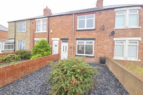 2 bedroom terraced house to rent, Alexandra Road, Ashington