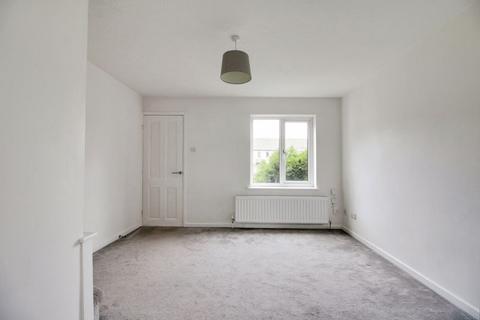 2 bedroom terraced house to rent, Lindisfarne Close, St. Neots PE19