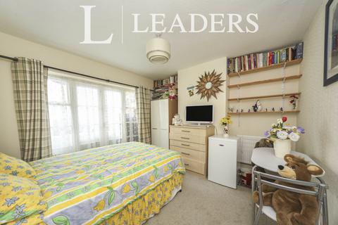 1 bedroom in a house share to rent, Browning Road - LU4 0LE