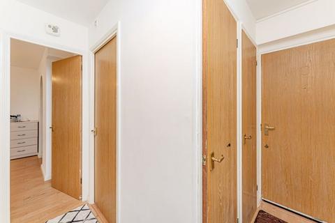 1 bedroom apartment for sale, Keats Close, Scotland Green Road, Enfield, EN3