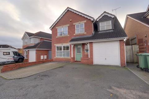 5 bedroom detached house to rent, Cornwall Drive, Stafford ST17