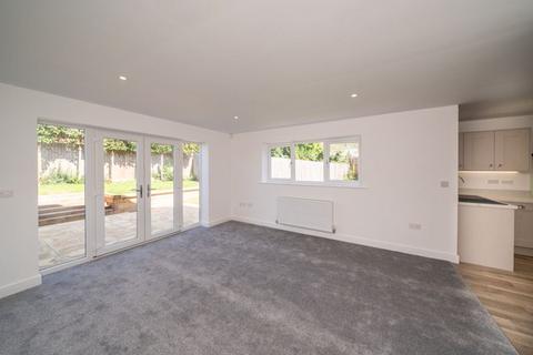 1b Cotwall End Road, Dudley, DY3 3ER