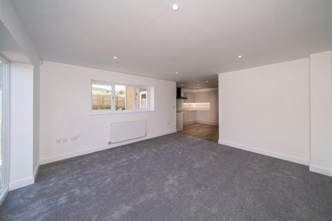 1b Cotwall End Road, Dudley, DY3 3ER