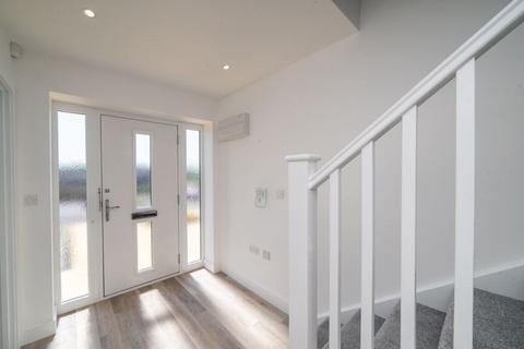 1b Cotwall End Road, Dudley, DY3 3ER