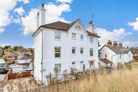 2 bedroom apartment for sale, Cotmandene, Dorking, Surrey