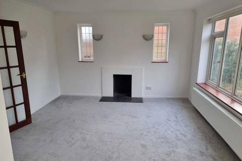 3 bedroom terraced house to rent, Coningesby Drive, Hertfordshire WD17