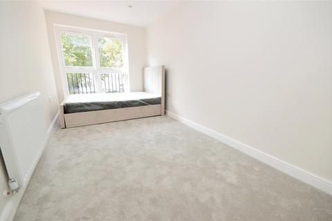 1 bedroom flat for sale, Hanworth Road, Hounslow TW3