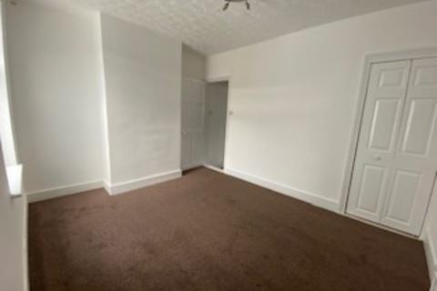 3 bedroom terraced house to rent, Albany Road, Chatham ME4