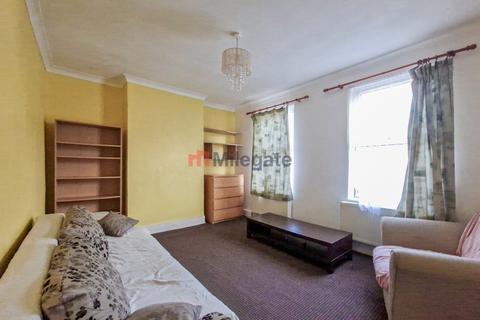 2 bedroom flat to rent, Craven Park Road, London N15