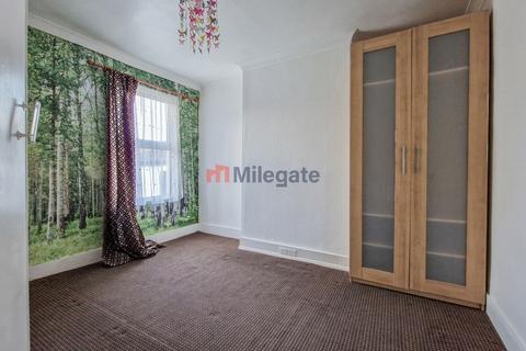 2 bedroom flat to rent, Craven Park Road, London N15