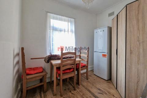 2 bedroom flat to rent, Craven Park Road, London N15