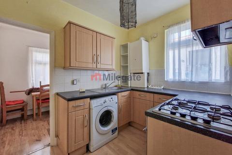 2 bedroom flat to rent, Craven Park Road, London N15