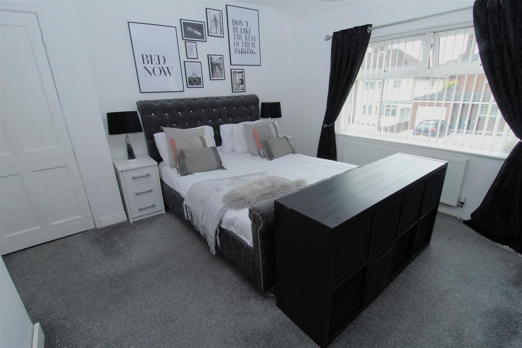 Bed1a.JPG
