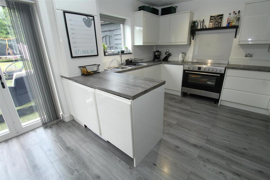 Kitchen4.JPG