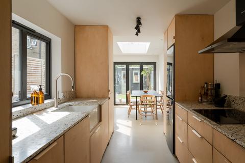 5 Selby Road, London, E11 3LT