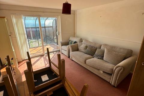 2 bedroom terraced house to rent, Smith Field Road, Exeter, EX2 8YN