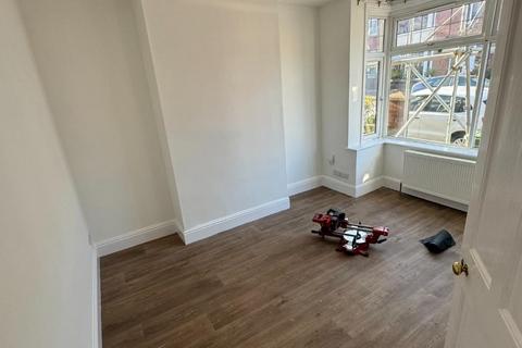 3 bedroom terraced house to rent, Wyndham Avenue, Exeter