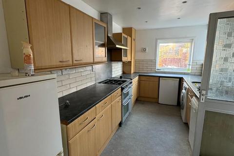 3 bedroom terraced house to rent, Wyndham Avenue, Exeter