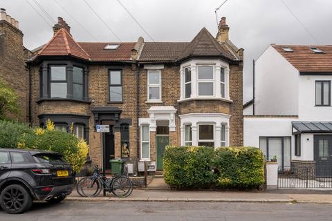 3 bedroom flat for sale, Jersey Road, London E11