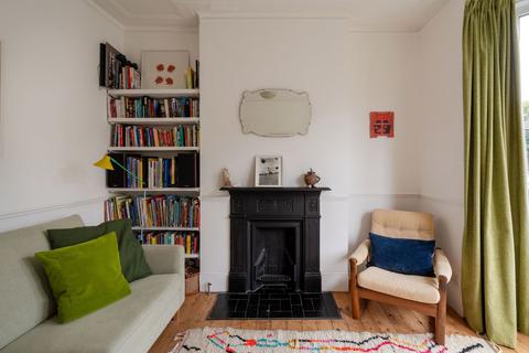 3 bedroom flat for sale, Jersey Road, London E11