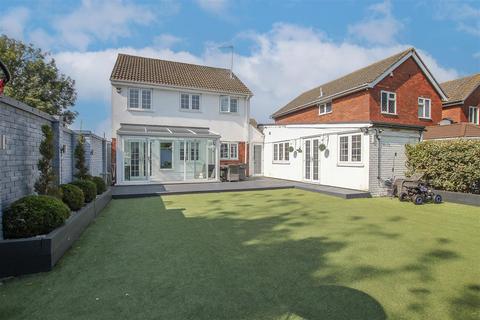 5 bedroom detached house for sale, Lyndale, Kelvedon Hatch, Brentwood